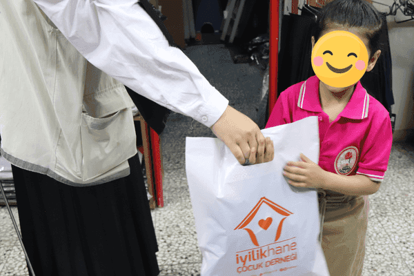 Okul Üniforması - İyilikhane