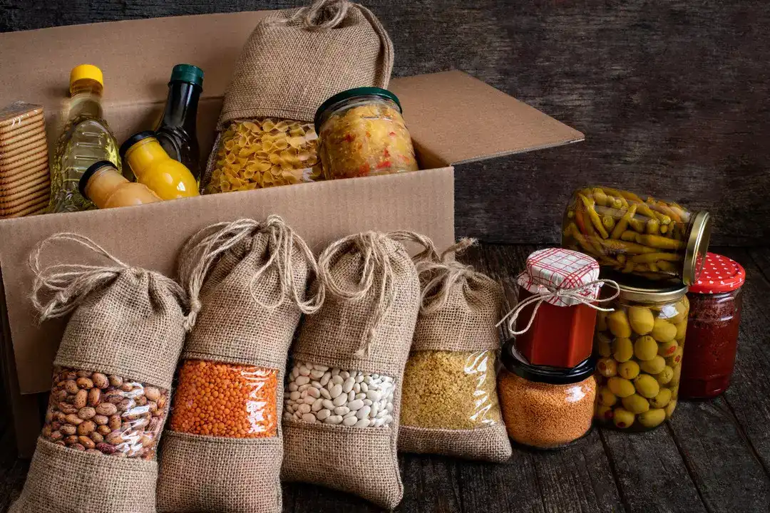 Ramazan’da Bağış: Erzak Kolisi mi, Nakit Destek mi?